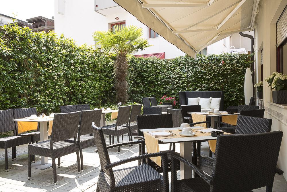 Hotel Imperia Lido di Jesolo Exterior foto